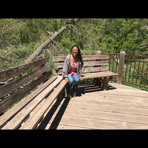 Meet your Posher, Flo - Picture 2 of 6